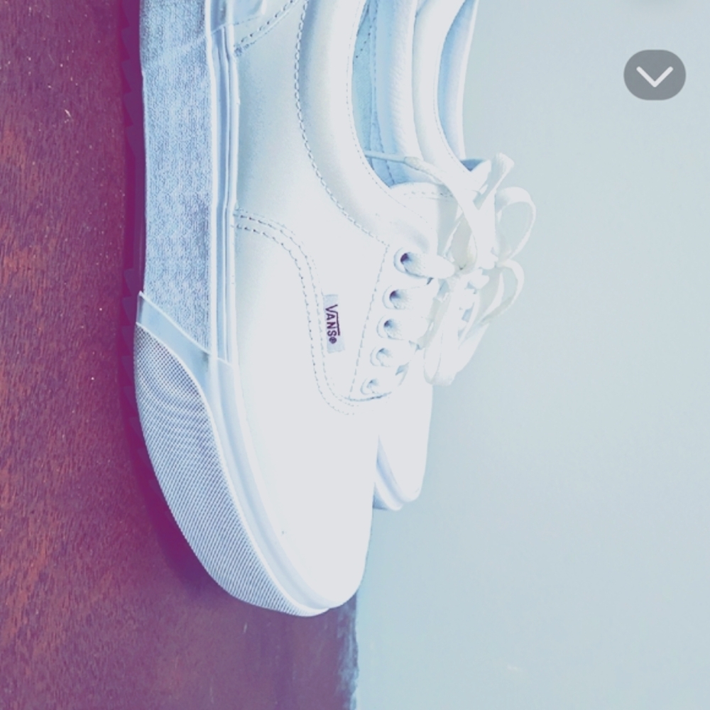 Vans UNISEX White Sneakers S: 8.5 F S: 7.5 M